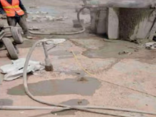 都昌水泥混凝土路面板底注浆技术 路面脱空注浆整治方案