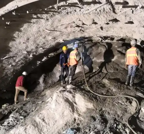 都昌拱顶带模注浆料的施工流程及注意事项